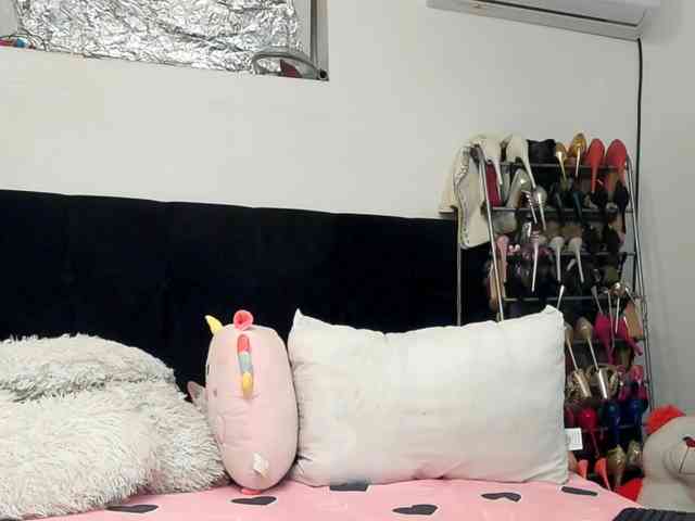 JuliaHayes webcam