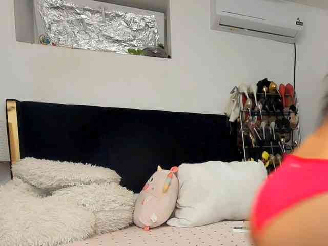JuliaHayes webcam