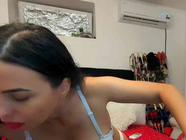 JuliaHayes webcam