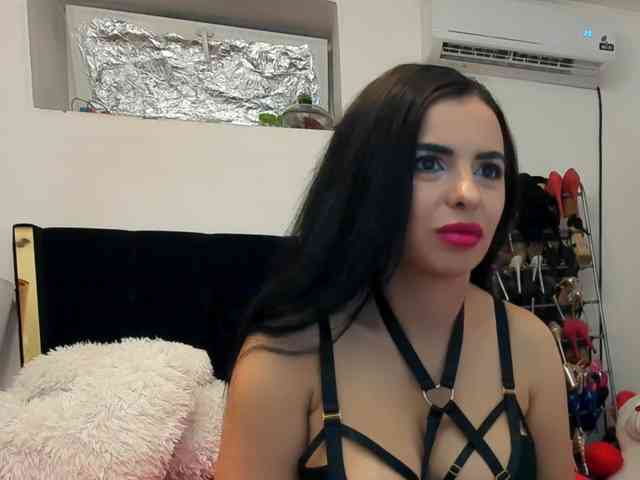 JuliaHayes webcam