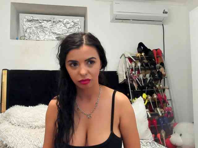 JuliaHayes webcam