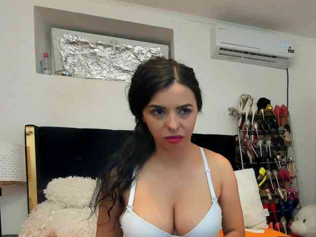 JuliaHayes webcam