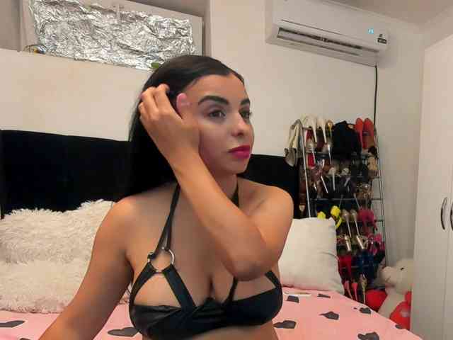 JuliaHayes webcam