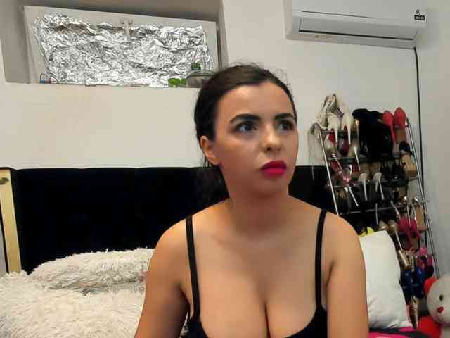 JuliaHayes webcam