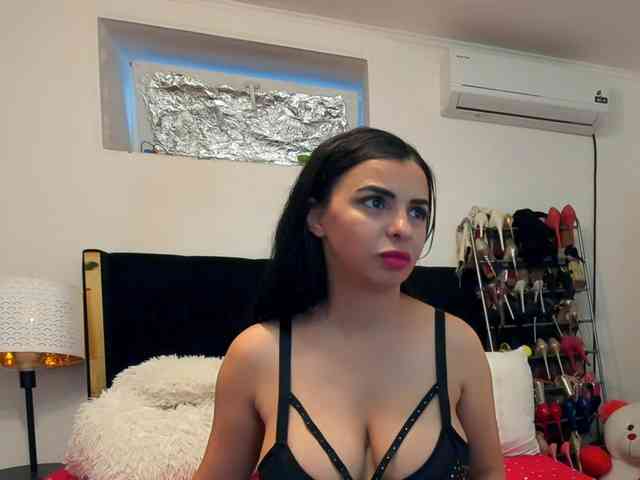 JuliaHayes webcam