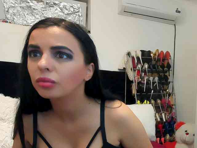 JuliaHayes webcam