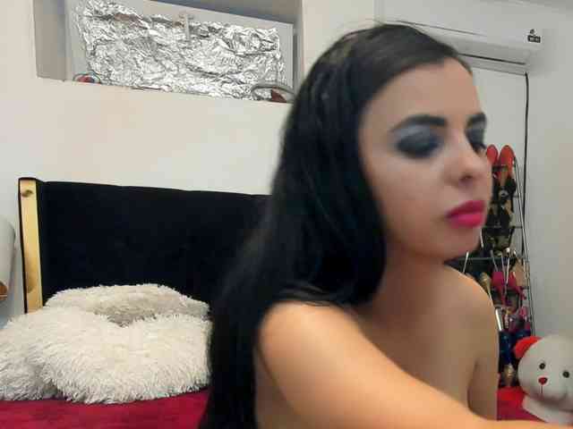 JuliaHayes webcam