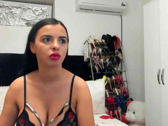JuliaHayes webcam