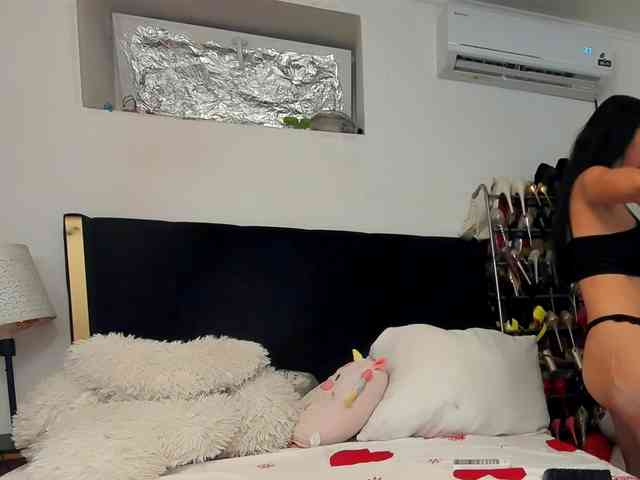 JuliaHayes webcam