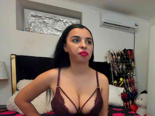 JuliaHayes webcam