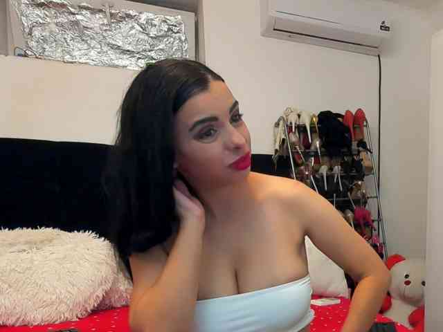 JuliaHayes webcam