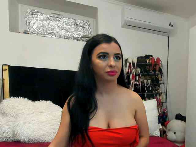 JuliaHayes webcam
