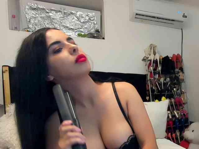 JuliaHayes webcam