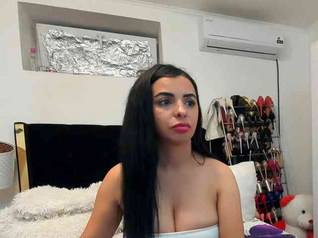 JuliaHayes webcam