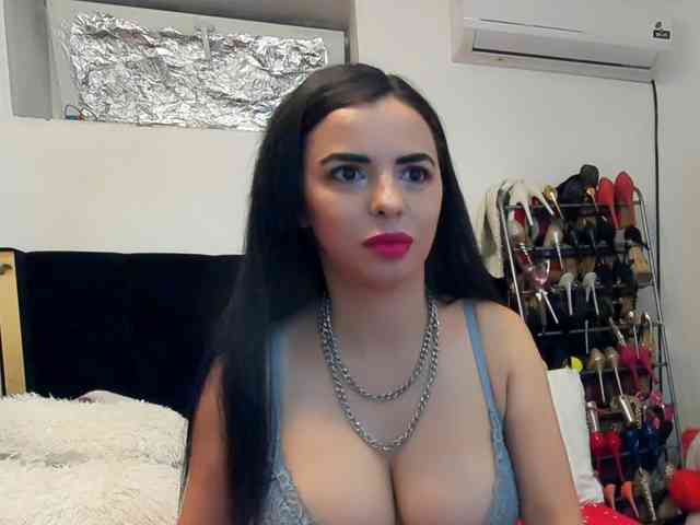 JuliaHayes webcam