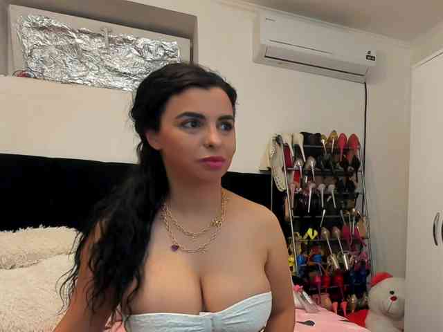 JuliaHayes webcam