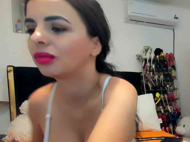JuliaHayes webcam
