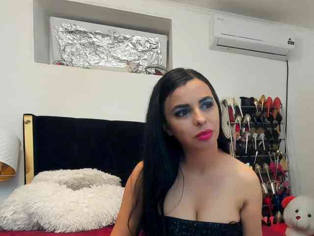 JuliaHayes webcam