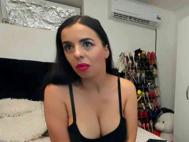 JuliaHayes webcam