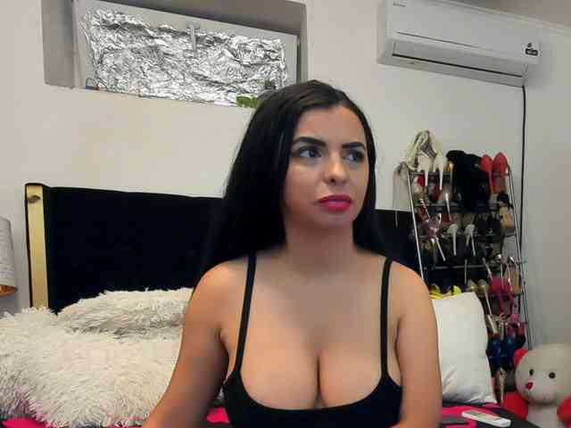 JuliaHayes webcam