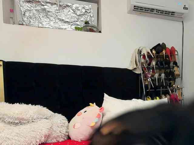 JuliaHayes webcam