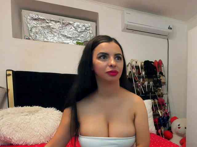 JuliaHayes webcam