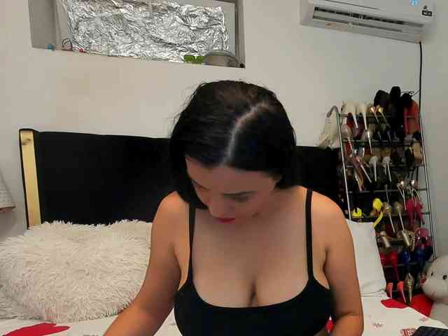 JuliaHayes webcam