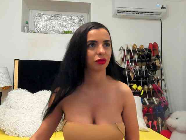JuliaHayes webcam