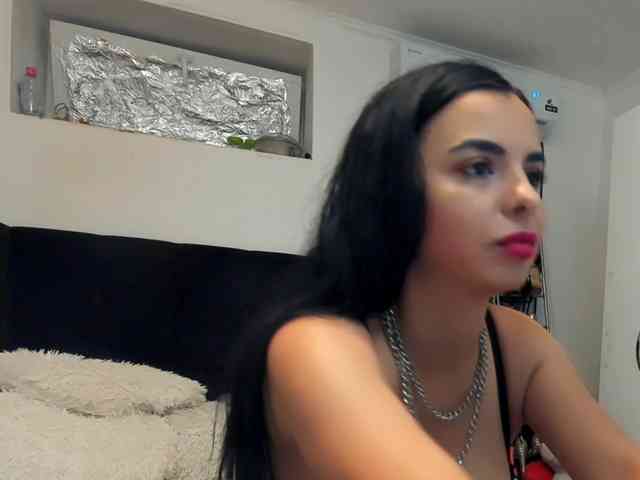 JuliaHayes webcam