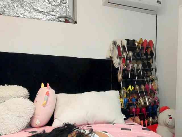 JuliaHayes webcam