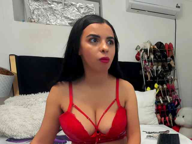 JuliaHayes webcam