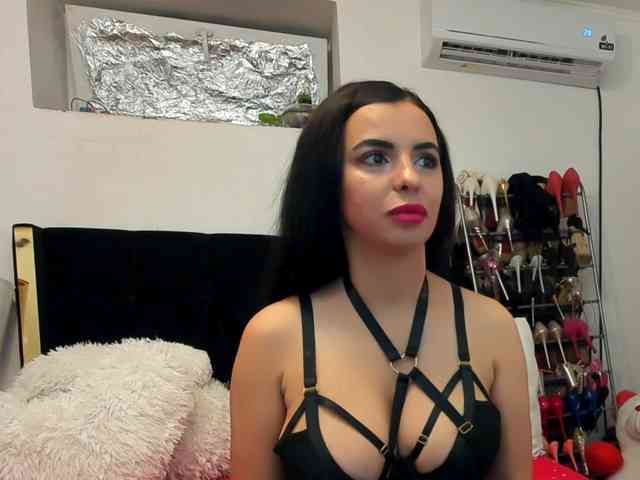 JuliaHayes webcam