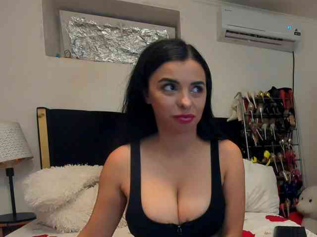 JuliaHayes webcam