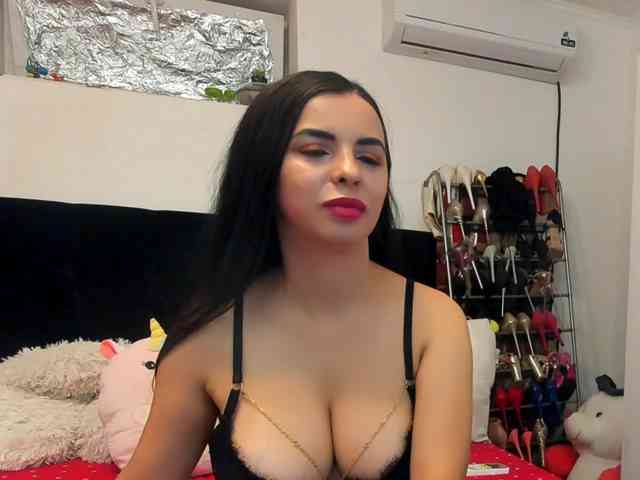 JuliaHayes webcam