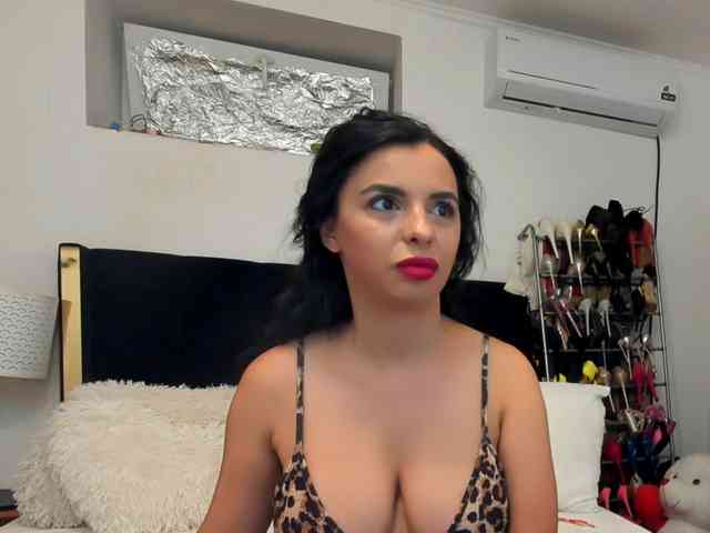 JuliaHayes webcam