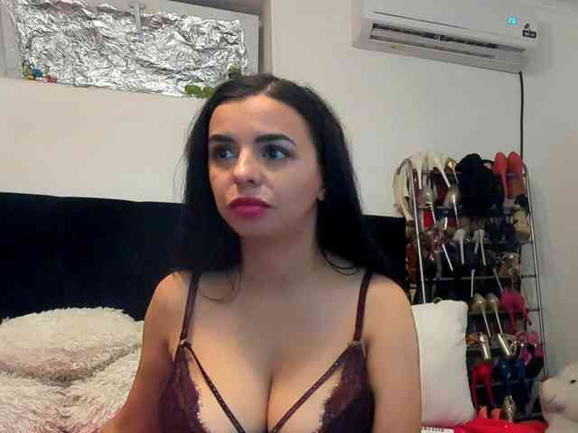 JuliaHayes webcam