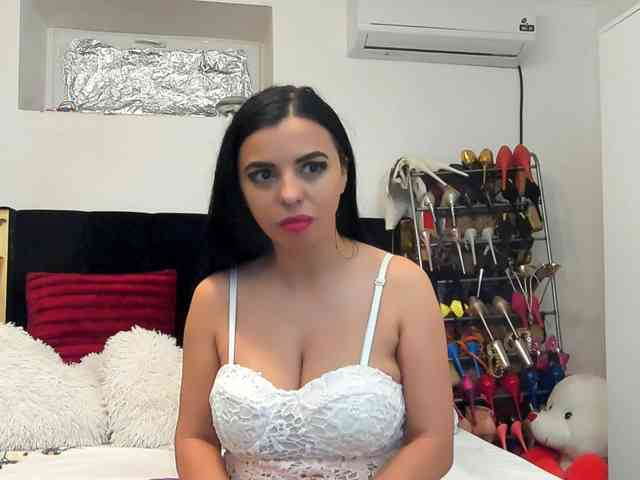 JuliaHayes webcam