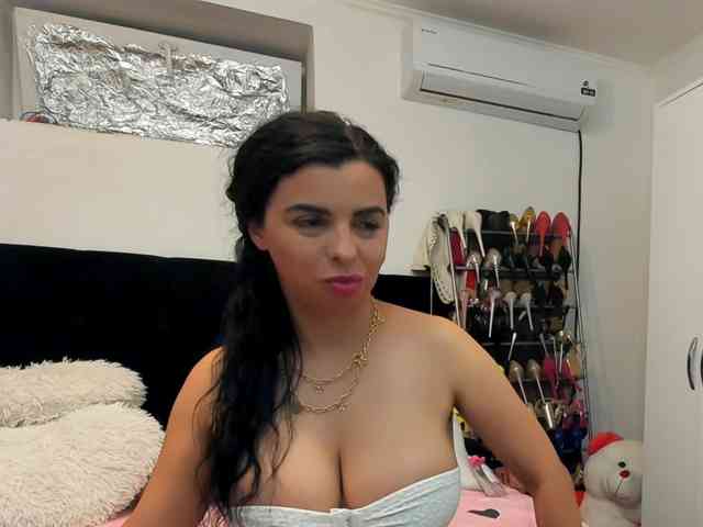JuliaHayes webcam