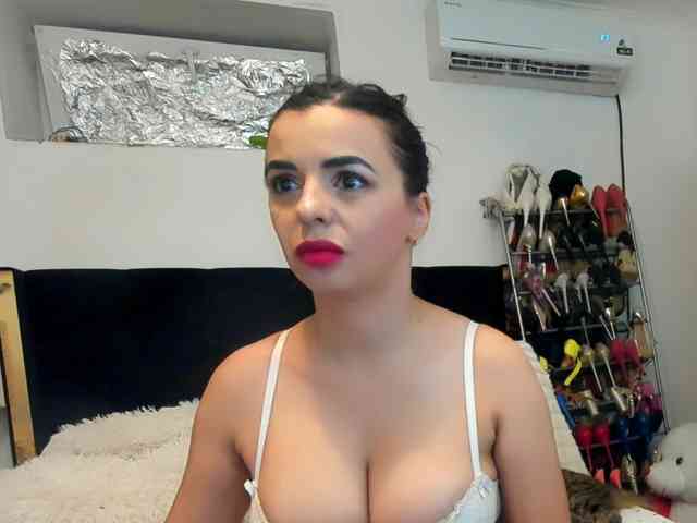 JuliaHayes webcam