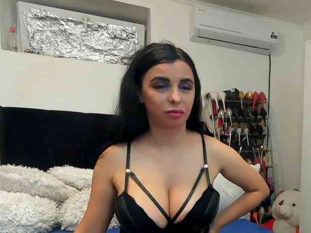JuliaHayes webcam