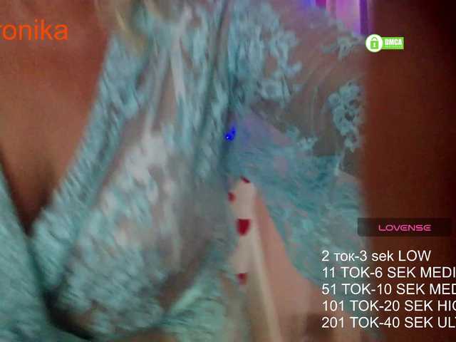 Desirable3 live cam on BongaCams