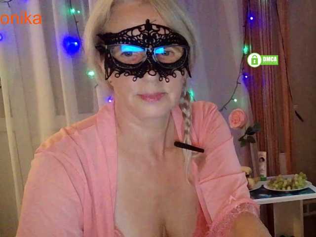 Desirable3 live cam on BongaCams