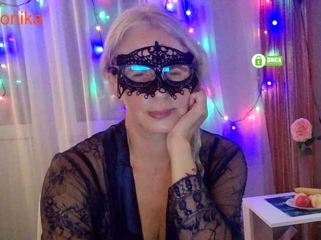 Desirable3 live cam on BongaCams