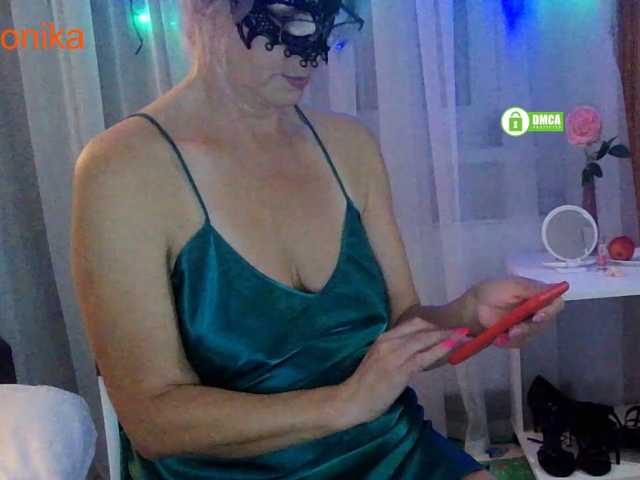 Desirable3 live cam on BongaCams