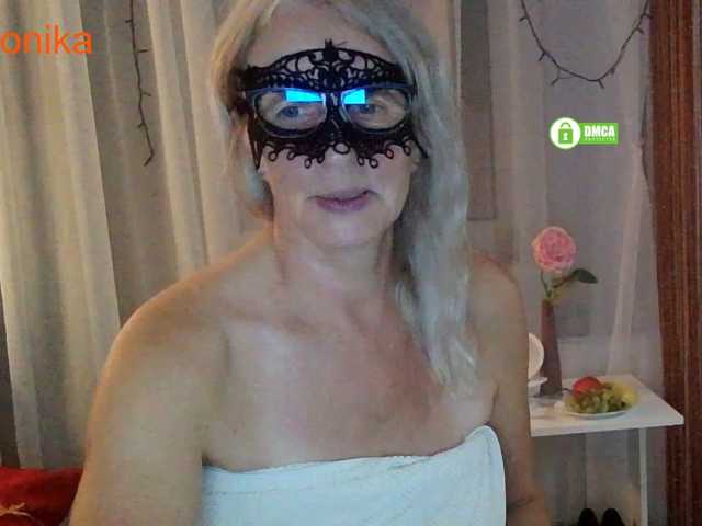 Desirable3 live cam on BongaCams