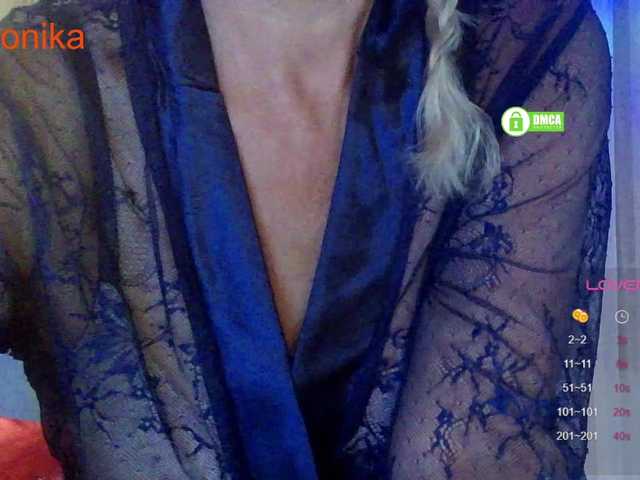 Desirable3 live cam on BongaCams