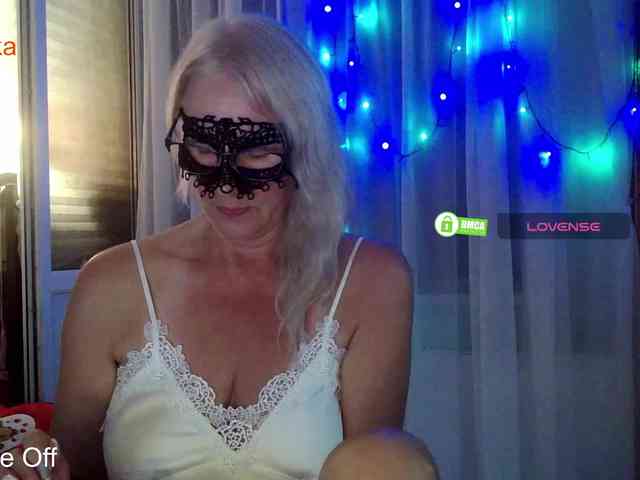Desirable3 live female cam on bongacams