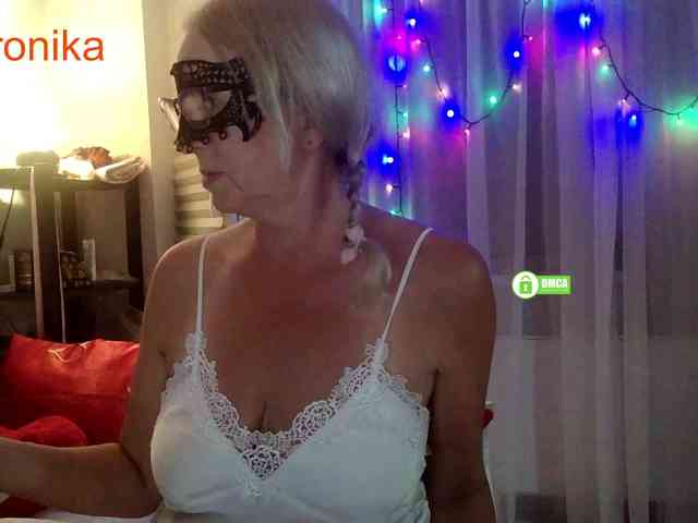 Desirable3 live female cam on bongacams
