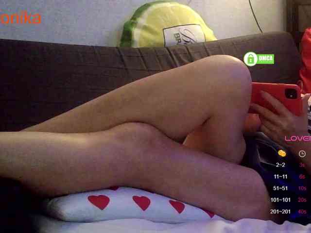 Desirable3 live female cam on bongacams