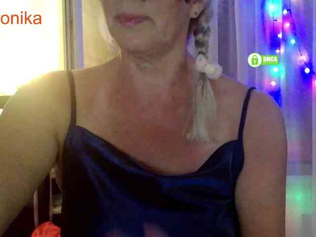 Desirable3 live female cam on bongacams